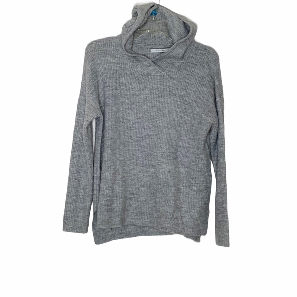 Harper LANE light grey hooded sweater. Size S